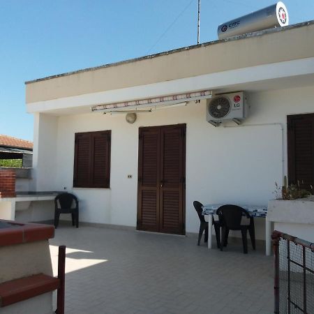 Appartamento Indipendente Nardy-Ros Torre dell'Orso Buitenkant foto