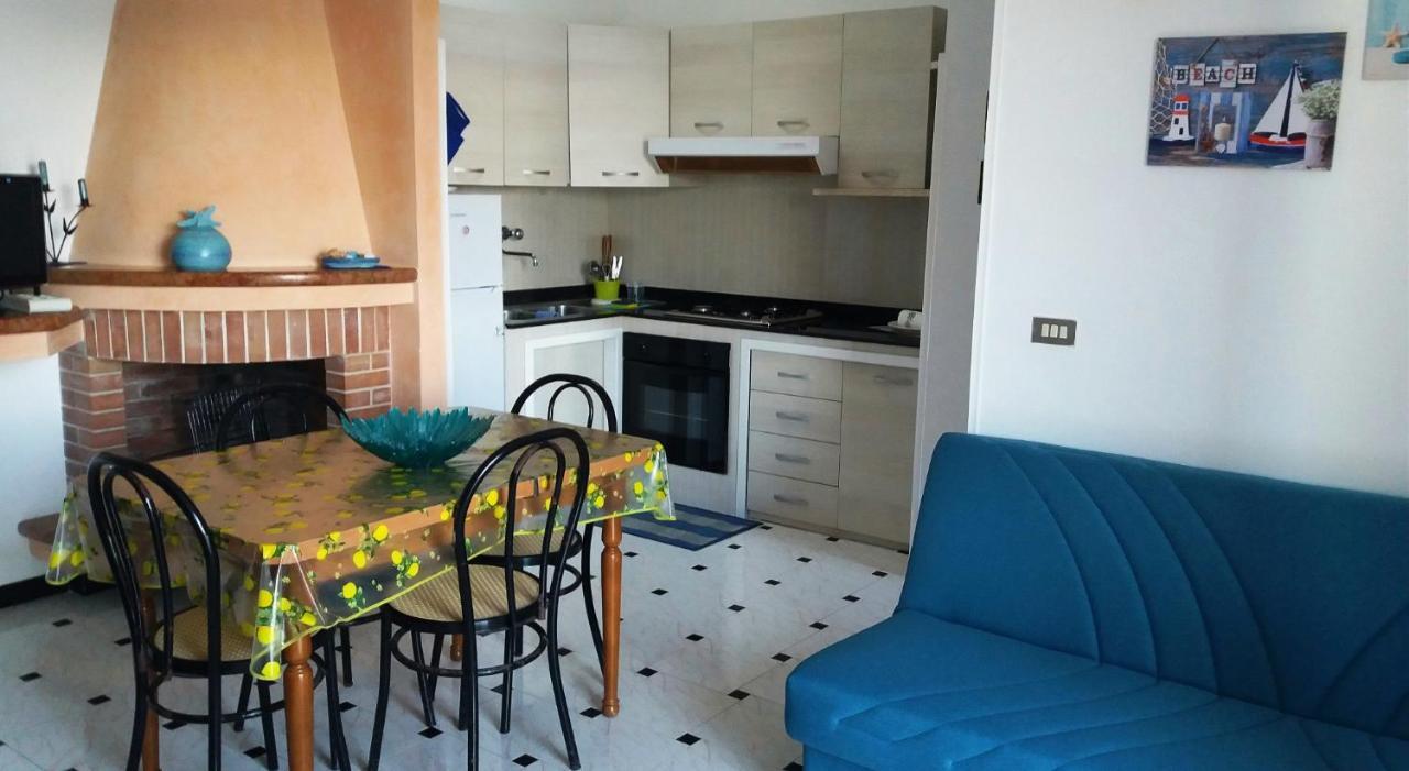 Appartamento Indipendente Nardy-Ros Torre dell'Orso Buitenkant foto